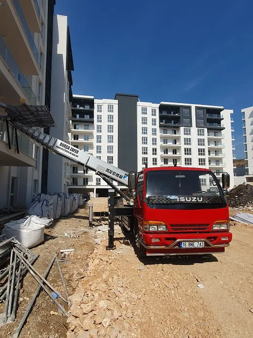 Bursa kiralık mobil yük asansörü kurulumu